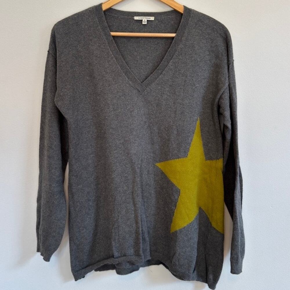 Lisa Todd Women's Sweter Size S | Gray V-neck Stars